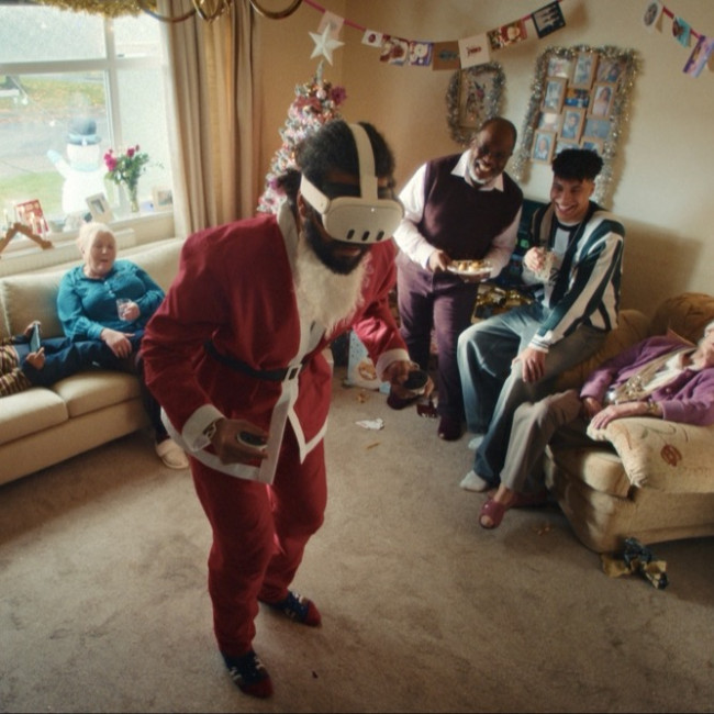 EE reveals how Brits connect at Christmas as network releases first-ever festive film