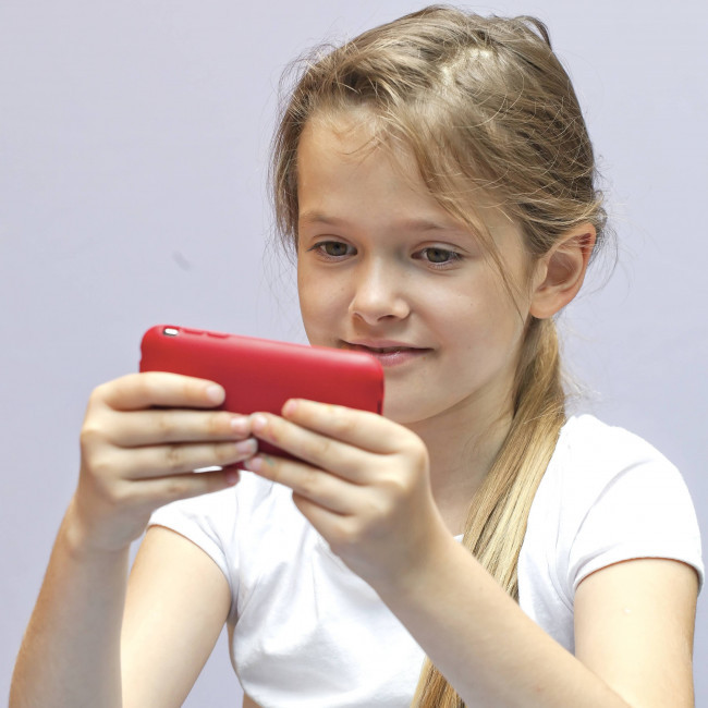 Youngsters may face overnight social media ban