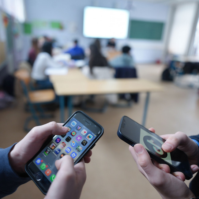 Phones to be banned from schools in England