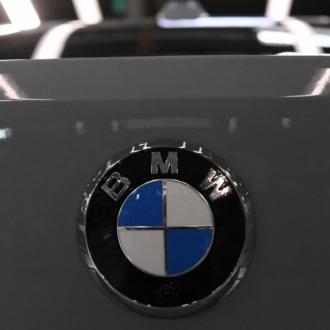 BMW uses humanoid robots for car production